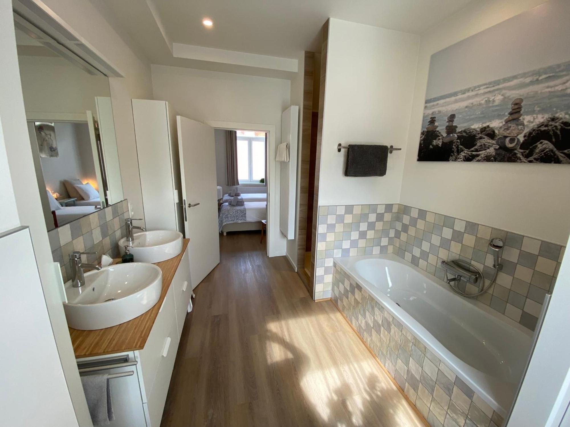 Logies-M Comfort Studios Inc Bikes B&B 오스텐드 외부 사진